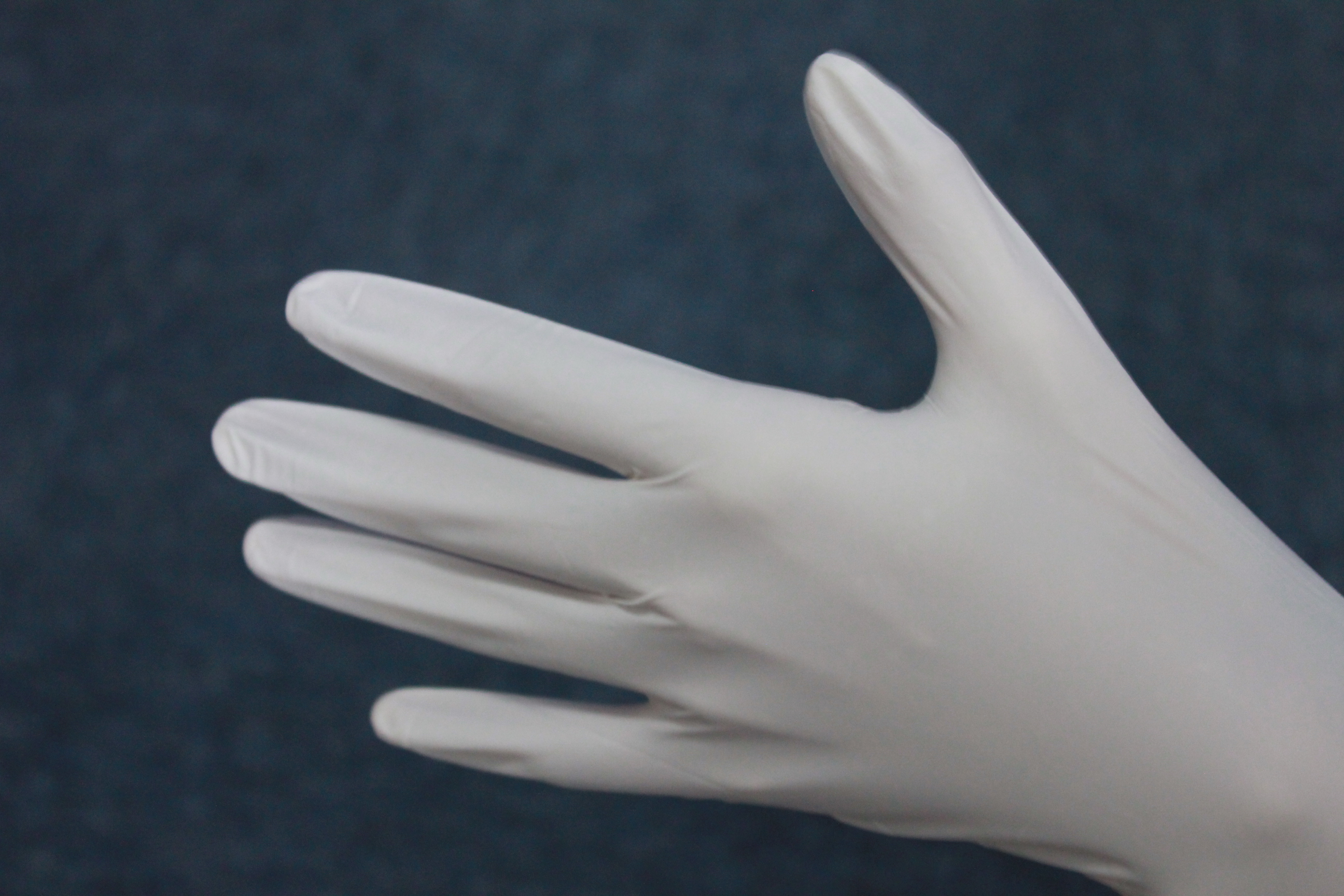 The Latest Top Quality Cheap Price 9 inch Disposable white Nitrile Gloves 100% Powder Free Nitrile Gloves